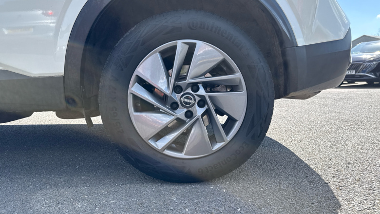 Nissan Qashqai 1.3 DiG-T MH 158 Acenta Premium 5dr Xtronic Petrol Hatchback